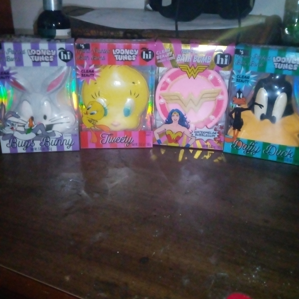Choose One Hi Clean Beauty Hand Painted Looney Toones Bath Bombs